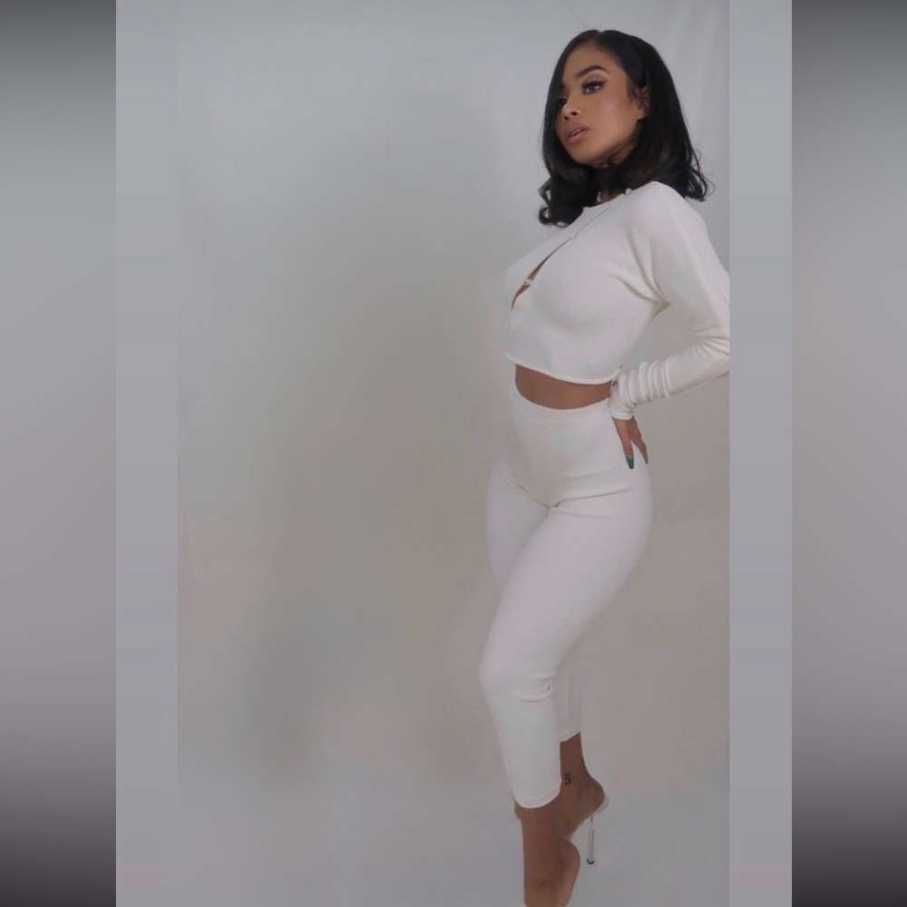 Gesel official Sel studios Sel doval Pearl Two-piece set size M (NWOT)